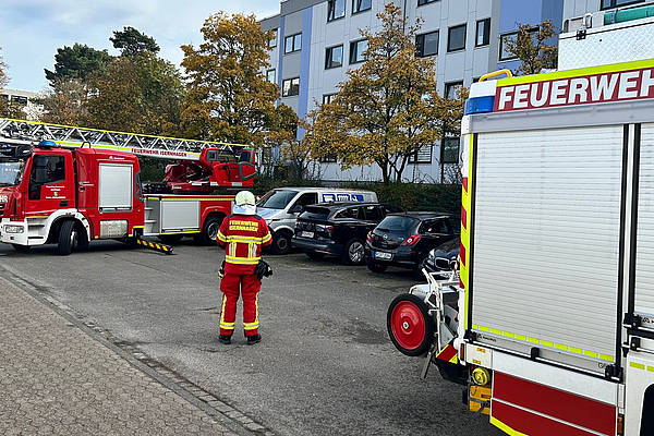 Alarmierung zur Menschenrettung: Eine Türöffnung endet erfolgreich, die andere tragisch