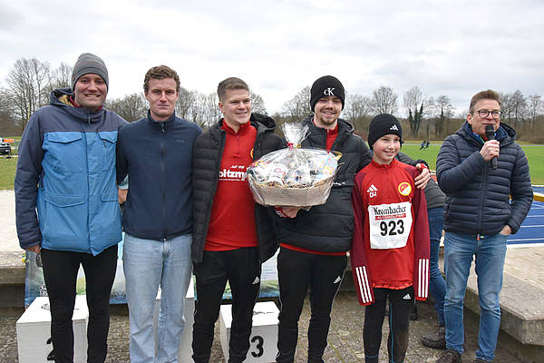 275 Läufer gehen beim 39. Burgwedeler Silvesterlauf an den Start