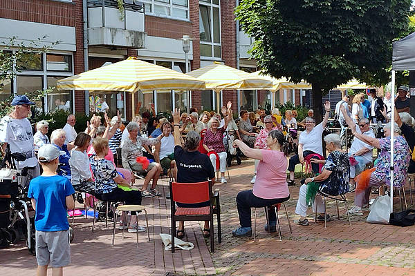 Strahlender Sonnenschein zum Sommerfest des DRK Aktiv-Treffs mit den Stadtwerken Burgdorf