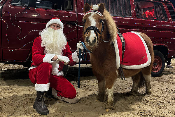 RSG Roggen Hof lud zum traditionellem Weihnachtsreiten ein