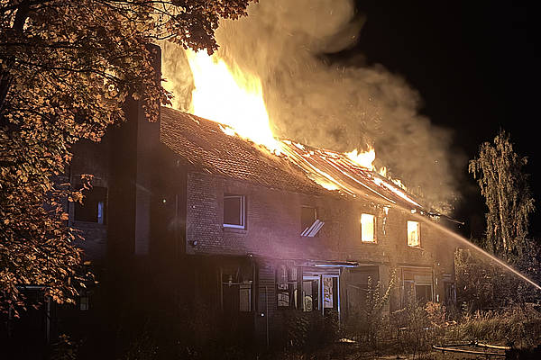 Gebäudebrand auf dem verlassenem Industriegelände &quot;Keramische Hütte&quot;