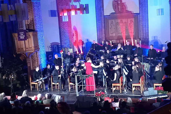 Bezaubernde Einstimmung auf Weihnachten mit dem Flötenorchester Rhythm &amp; Flutes aus Ahlten