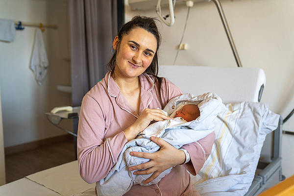 Die KRH Neujahrsbabys: Caitlyn ist das erste Baby des Jahres im Klinikum Großburgwedel